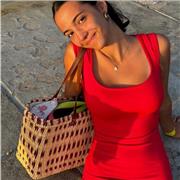 Profesora de ingles, apta tanto para los más pequeños ( primaria, ESO) como para bachiller. Incluyendo certificación de idiomas.